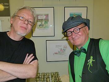 Die beiden Karikaturisten Martin Perscheid (links) und Steffen Jahsnowski-Herschel waren bei der Vernissage dabei. Fotos: Marion Krüger-Hundrup