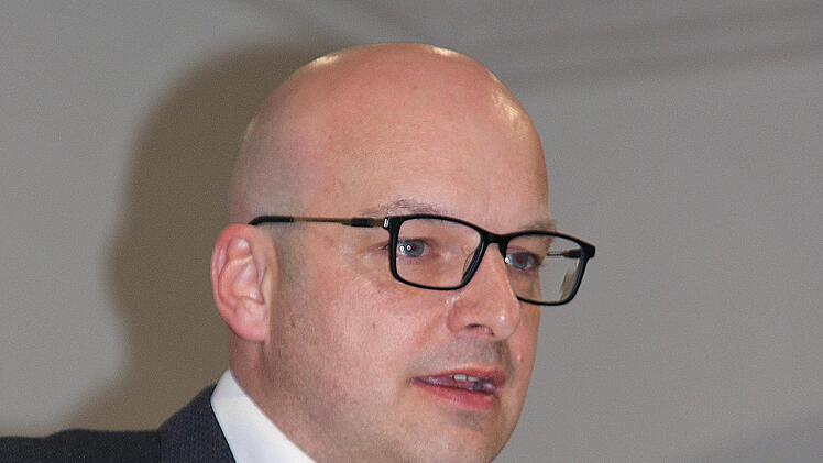 Bürgermeister Michaels Kastl informierte in der Bürgerversammlung über das Geschehen in den letzten beiden Jahren und die Pläne für die nahe Zukunft. Foto: Dieter Britz