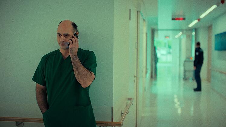 Was verbirgt Krankenhausarzt Dr. Georg Duric (Eray von Egilmez)?