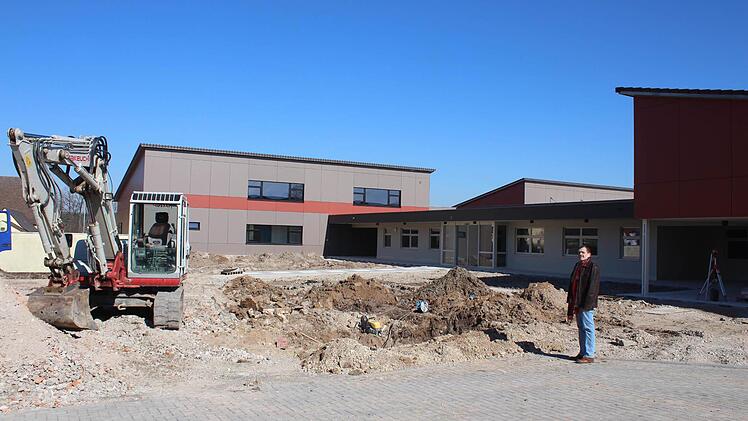 Dieser neue Gebäudekomplex enthält eine weitere Werkstatt, Werkstattverkauf, einen Speisesaal und Sozialräume. Foto: Andreas Dorsch