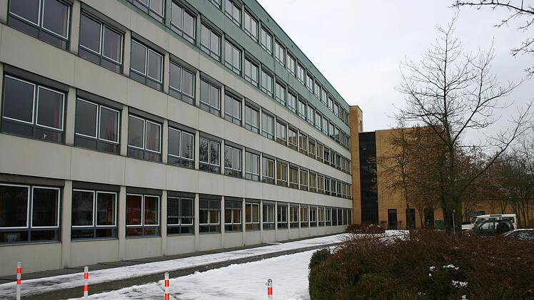 Nach Meinung der SPD müsste die Sanierung der Berufsschule zügiger vorangehen. Durchaus könne hier auch eine Berufsfachschule für Musik wie die landkreiseigene Berufsschule für Musik mit "angedockt" werden. Foto: Veronika Schadeck