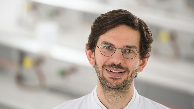 Ein Forschungsteam der Universität Würzburg unter der Leitung von Dr. Manuel Krone fand heraus, dass die Antigen-Schnelltests nicht so zuverlässig sind, wie die Hersteller der Tests angenommen haben.
