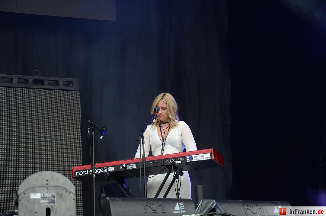 Rock im Park 2016 - Walking On Cars