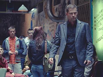 Mit einem markanten Kurzauftritt punktet der deutsche Mime Til Schweiger in "The necessary death of Charlie Countryman". Foto: Verleih
