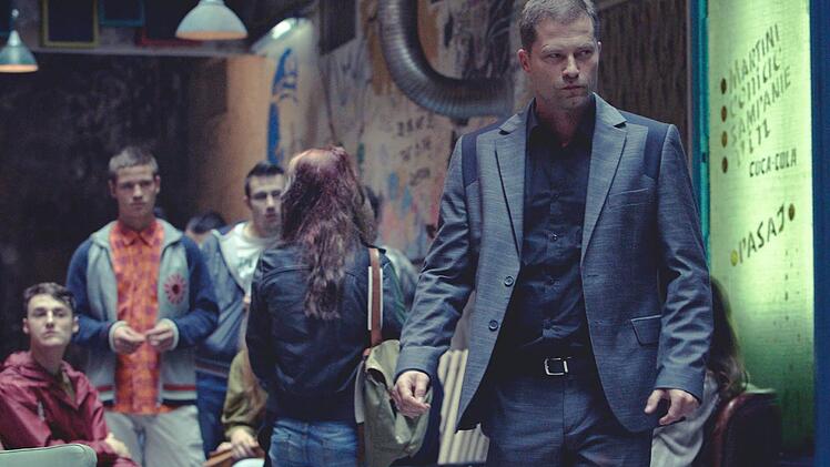 Mit einem markanten Kurzauftritt punktet der deutsche Mime Til Schweiger in "The necessary death of Charlie Countryman". Foto: Verleih