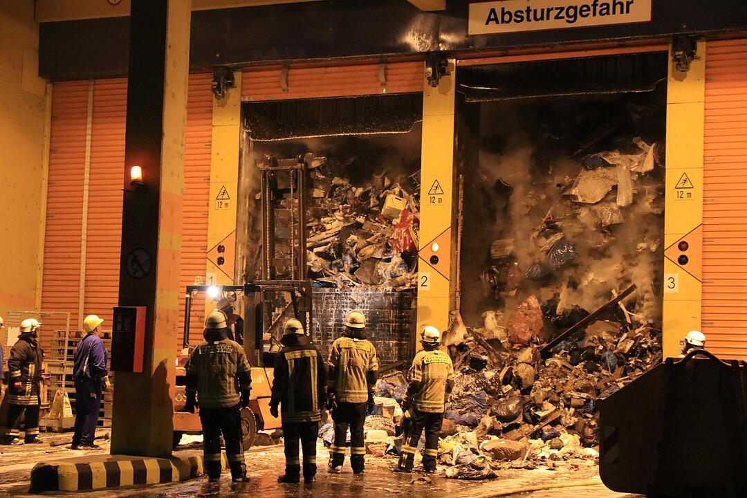 Bamberger Müllheizkraftwerk: Tonnen von Müll geraten am Dienstag in Brand