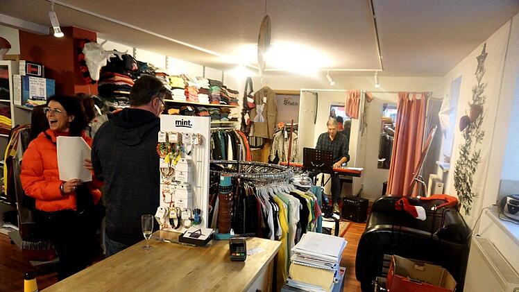 Eindrücke vom Adventssingen    Foto: Richard Sänger