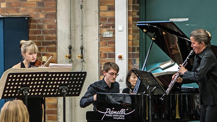 Viel Beifall gab es für ein Konzert im Strömungslabor der Hochschule Coburg Foto: JJochen Berger