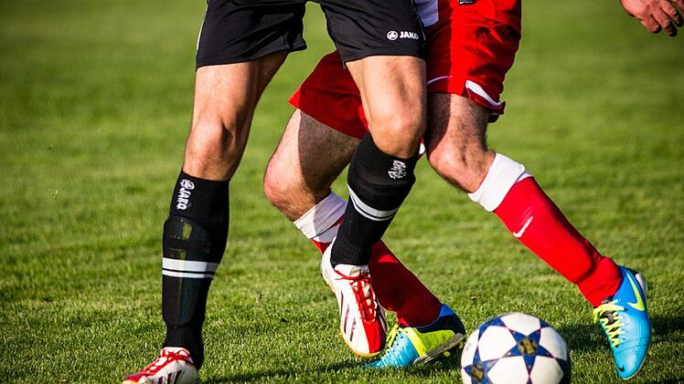 Aus Wut &uuml;ber den Siegtreffer schlug ein 24-J&auml;hriger seinem Gegner mit der Faust ins Gesicht. Der muss nun mit einem Verlust seinen Geh&ouml;rs rechnen. Symbolfoto: pixabay.com/flooy