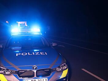 Ein 76-Jähriger hat auf der A9 seinen Jaguar zu Schrott gefahren, als er einen Lkw überholen wollte. Symbolfoto: Foto: Oßwald/NEWS5