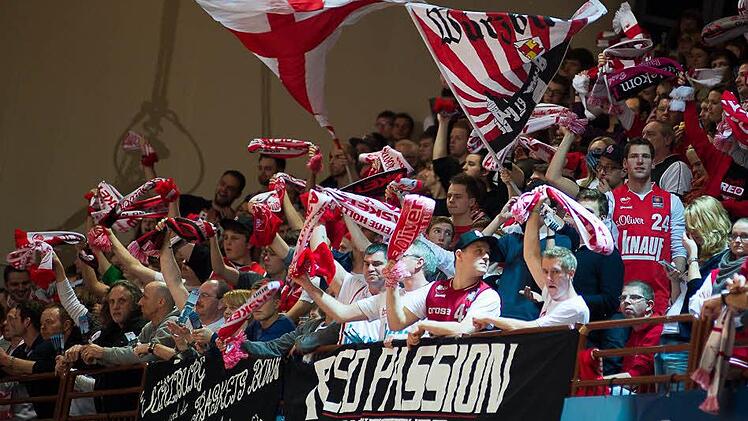 W?rzburger Fans. Foto: Tobias Köpplinger