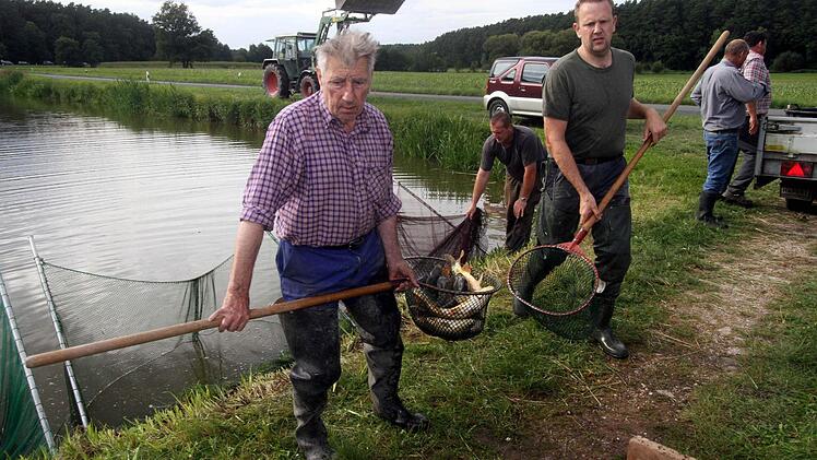 Georg Dengler (links) arbeitet mit seinem Neffen Günter Dengler zusammen. Foto: Michael Busch