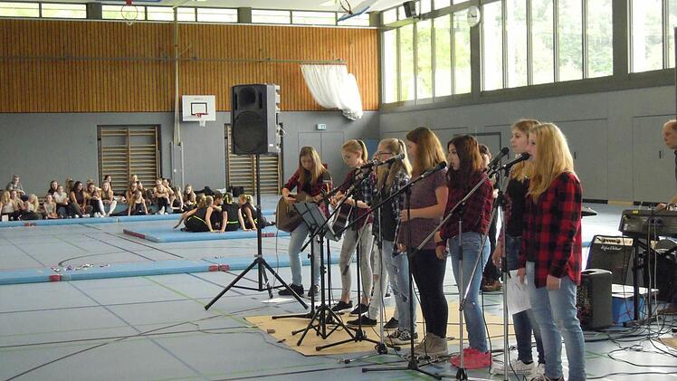 Eine der sechs Schülerbands beim Auftritt. Foto: Julia Raab