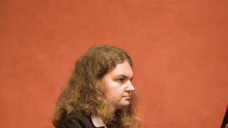 Zahlreiche Schüler und ehemalige Schüler des Bildungsinstituts für Musik und Musiktheater gestalteten ein Jubiläumskonzert im Haus Contakt in Coburg.Foto: Jochen Berger