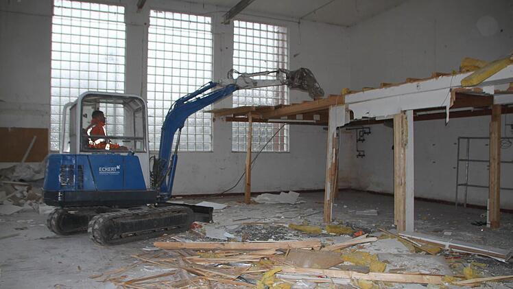 Die Lagerhalle ist schon fast leer...