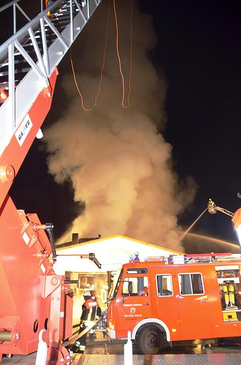 Gro&szlig;brand in Schreinerei