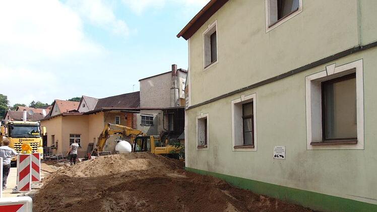 Das alte Wohnhaus ist weg. Foto: Petra Malbrich