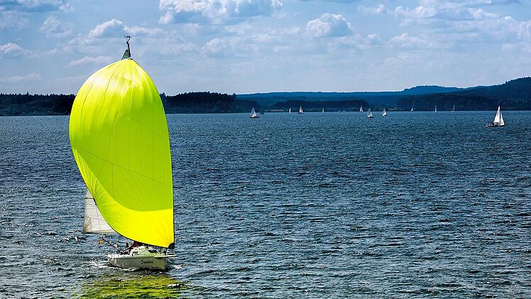 Der Brombachsee bietet Natur, Erholung und Übernachtungserlebnisse der besonderen Art.