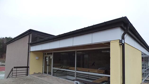 Die alte Turnhalle in G&ouml;&szlig;weinstein, die durch einen  Neubau ersetzt werden soll. Foto: Thomas Weichert