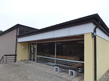 Die alte Turnhalle in Gößweinstein, die durch einen  Neubau ersetzt werden soll. Foto: Thomas Weichert