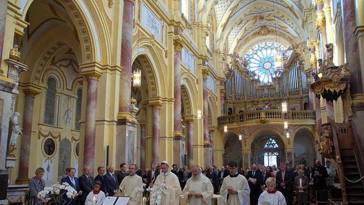 Alle singen zum Schluss ein Marienlied.Joseph Beck