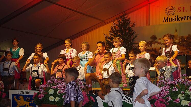 Die "Kindertrachtengruppe" eroberte die Herzen der Besucher.