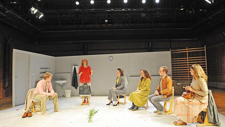 Turbulentes Pennäler-Drama: "Frau Müller muss weg" feierte Premiere im Coburger Theater in der Reithalle.Foto: Andrea Kremper