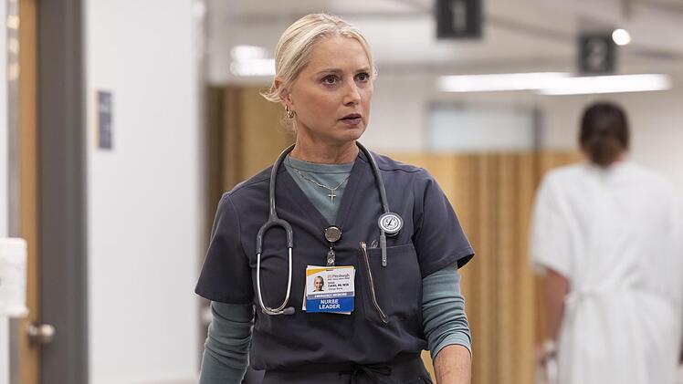 Auch sie gewann f&uuml;r "The Pitt" einen Emmy als Beste Nebendarstellerin einer Dramaserie: Katherine LaNasa spielt Dana Evans, die erfahrenste Krankenschwester im Team. Sie wei&szlig;, wie die Arbeit in der Notfallaufnahme wirklich funktioniert.