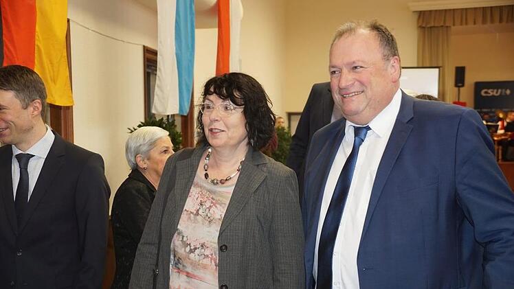 Stadtr&auml;tin  Ute Salzner und Walter Nussel, MdL, begr&uuml;&szlig;en die G&auml;ste des Neujahrsempfangs.