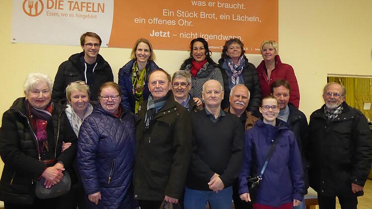 Mitglieder des SPD-Ortsvereins haben sich bei der Tafel Bad Kissingen informiert.  Foto: Marina Wiesend