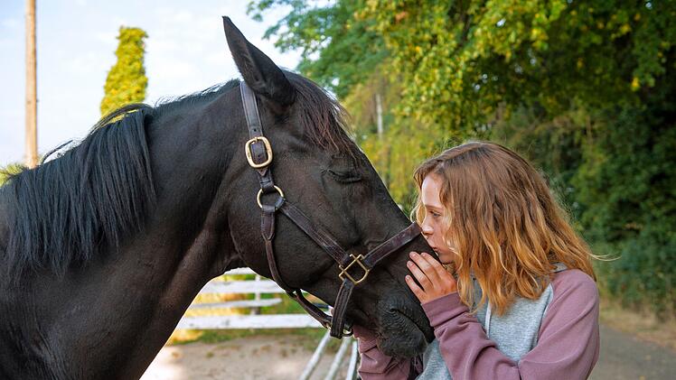 Ein echtes Dreamteam: Jana (Lena Klenke) und das Pferd Rock My Heart