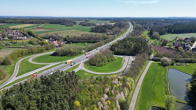 Agentenverdacht: Polizei stoppt zwei M&auml;nner auf A6 bei Neuendettelsau