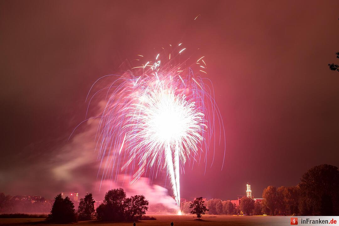 Abschlussfeuerwerk Michaelis Kirchweih 2015