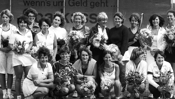 Groß war die Beteiligung der Damen am Blumenturnier 1981 noch auf der alten Anlage An der Schwedenschanze. Foto: Andreas Dorsch (Archiv)
