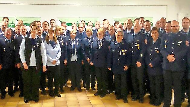 Die f&uuml;r ihr Engagement geehrten B&uuml;rgerinnen und B&uuml;rger