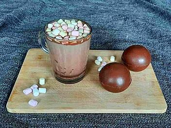 hot-chocolate-bombs.jpg