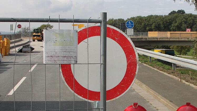 Die Sperrung der Brücke über die Nordumgehung bringt Autofahrer auf Umwege.