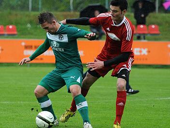 Von 2012 bis 2014 spielte Patrick Mai (r.) beim SV Buckenhofen. Über den TSV Neustadt kommt er mit seinem Bruder Daniel zur nächsten Saison zur SpVgg Jahn Forchheim.  Foto: Archiv