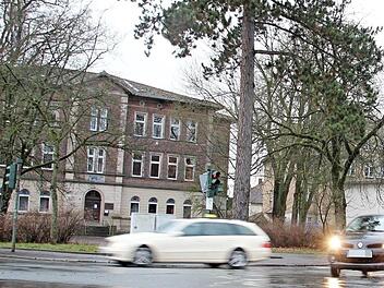 Die Sanierung der Volkshochschule beginnt. Am Mittwoch wurde im Landratsamt über das Projekt informiert. Foto: Anna-Lena Deuerling