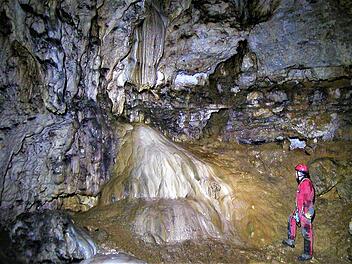 Eine fränkische Schachthöhle in 30 Meter Tiefe, die nur von erfahrenen Höhlenforschern begangen werden kann. Foto: Ferdinand Haselmeier
