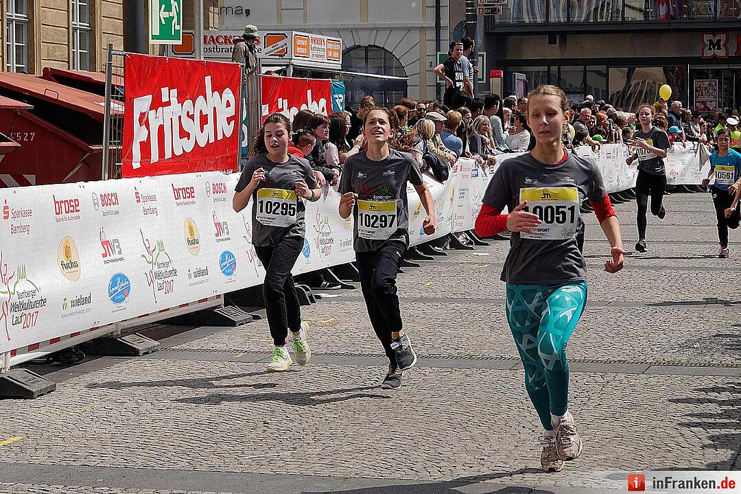 Weltkulturerbelauf 2017 in Bamberg: Der Zieleinlauf am Maxplatz