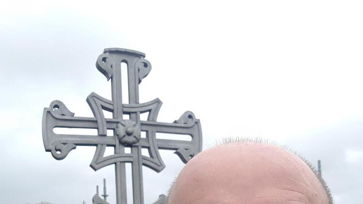 Dimitrij Rahr von der Bruderschaft auf der Kuppel der russischen Kirche. Dimitrij Rahr/Selfie