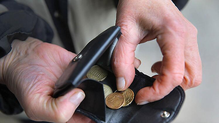 Der nun zu einer Bewährungsstrafe verurteilte ehemalige Betreuer und Nachlassverwalter hatte bei seiner Arbeit viel mit sozial Benachteiligten und Armen zu tun - für ihn offenbar unerträgliche Erlebnisse, woraufhin er begann, in Robin-Hood-Manier Geld umzuverteilen. Foto: Jens Schierenbeck, dpa