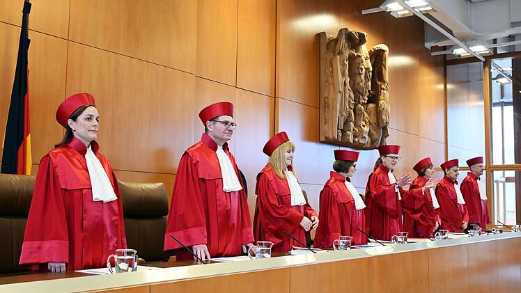 Karlsruhe pr&uuml;ft Minister-Alleingang