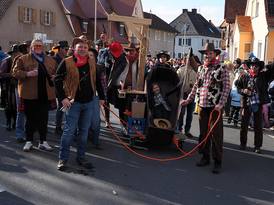 Wildes Faschingstreiben in Steinach an der Saale.