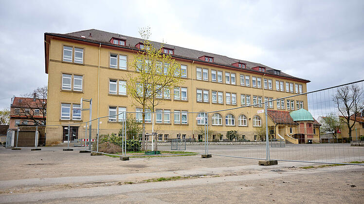 Baustelleneinrichtung an Rupprechtschule: Neue Wege f&uuml;r Sch&uuml;ler