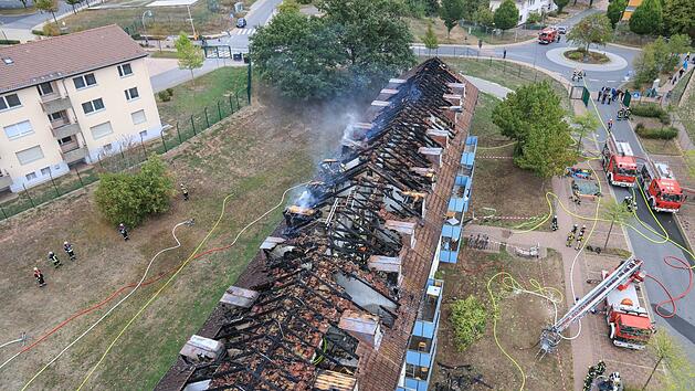 Der Dachstuhl eines Gebäudekomplexes des Bamberger Ankerzentrums hat im September 2018 gebrannt. Foto: Merzbach/News5
