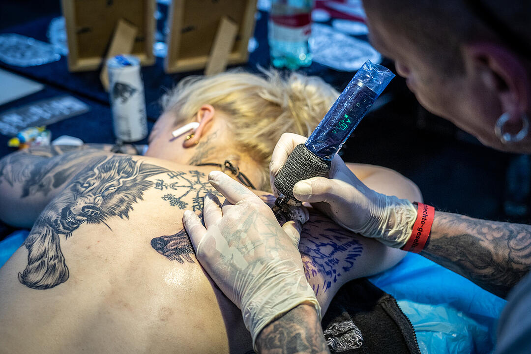 Mit vielen Top Tattookünstlern und Händlern.