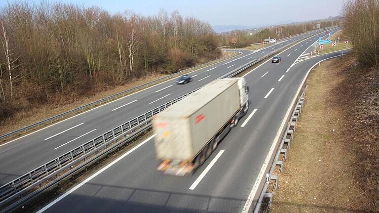 Ebensfeld hat bisher keinen Anspruch auf eine Lärmschutzmauer an der Autobahn . Doch nun tut sich für die Gemeinde eine ungewöhnliche Lösungsvariante auf. Foto: Tobias Kindermann