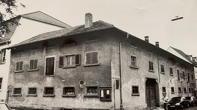 Im Bullenstall am Viehmarkt hielt die Stadt einst ein oder zwei Bullen, zu denen rund 90 Bauernfamilie ihre K&uuml;he zum Besamen brachten.